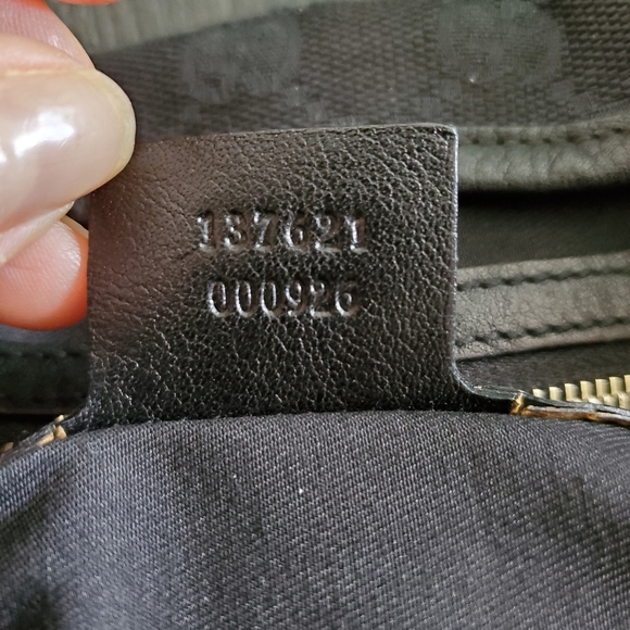 Authentic Gucci Pelham Handbag - Picture 15 of 16